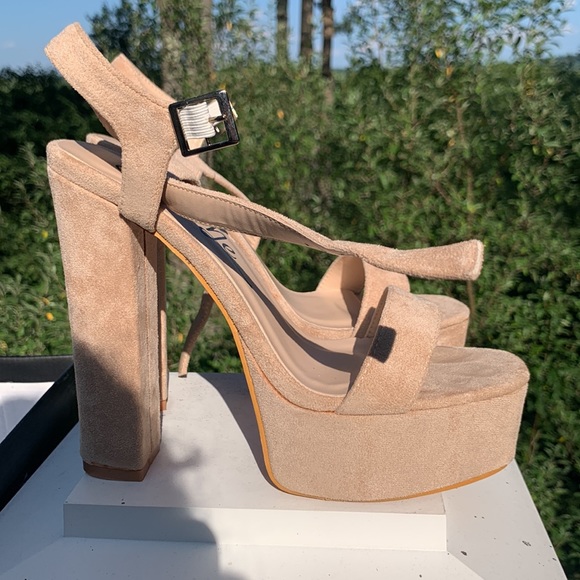 70’s NUDE PLATFORM SANDALS VEGAN SUEDE - Picture 1 of 16